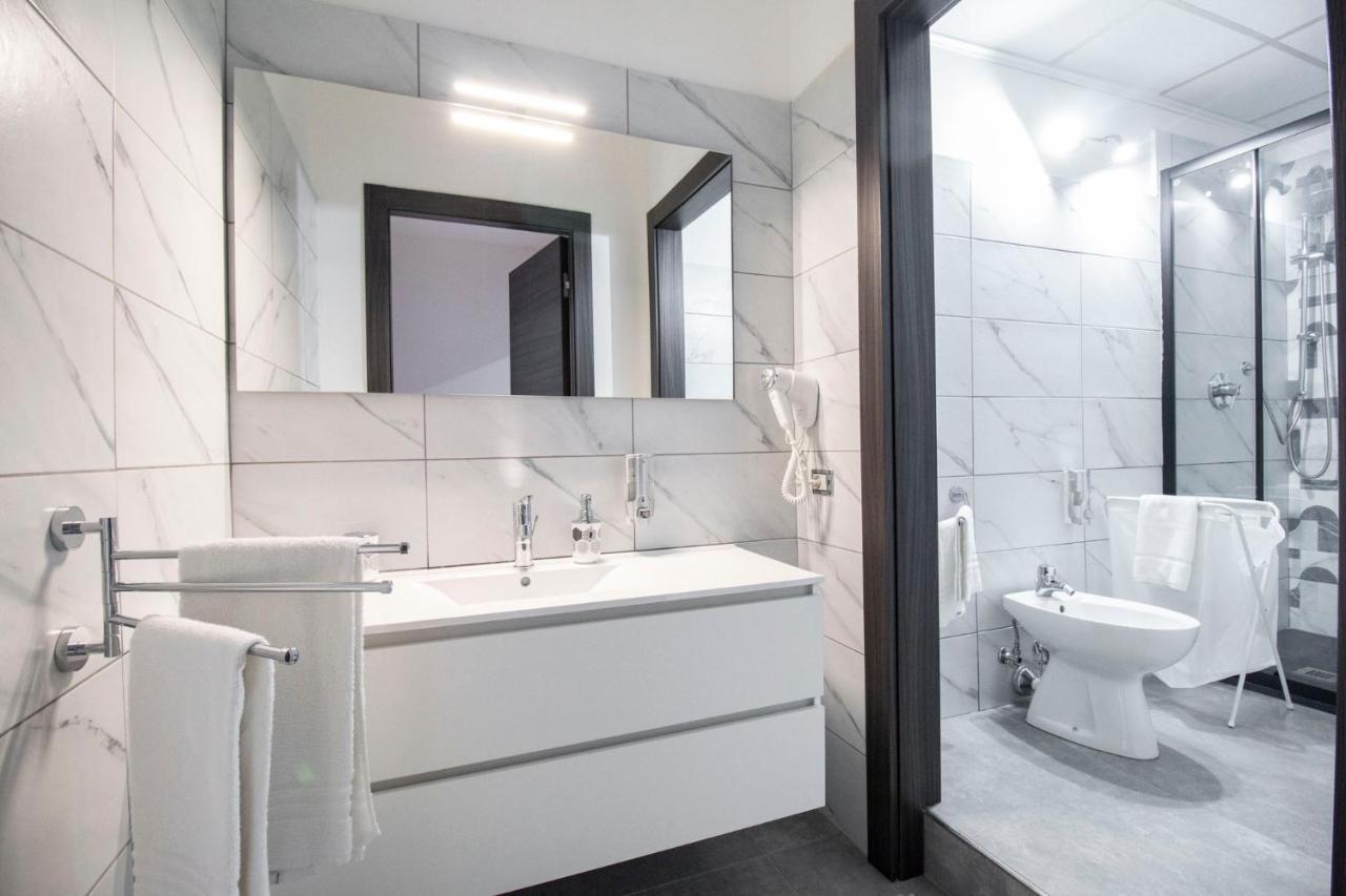 Royal Playa Suite And Apartament -Private Parking- Self Chek Out 카타니아 외부 사진
