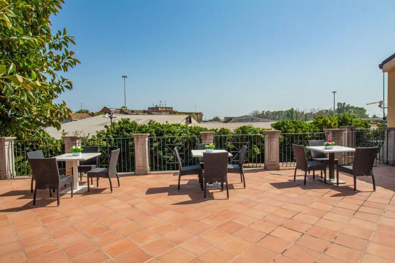 Royal Playa Suite And Apartament -Private Parking- Self Chek Out 카타니아 외부 사진