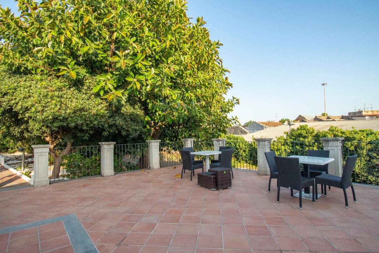 Royal Playa Suite And Apartament -Private Parking- Self Chek Out 카타니아 외부 사진