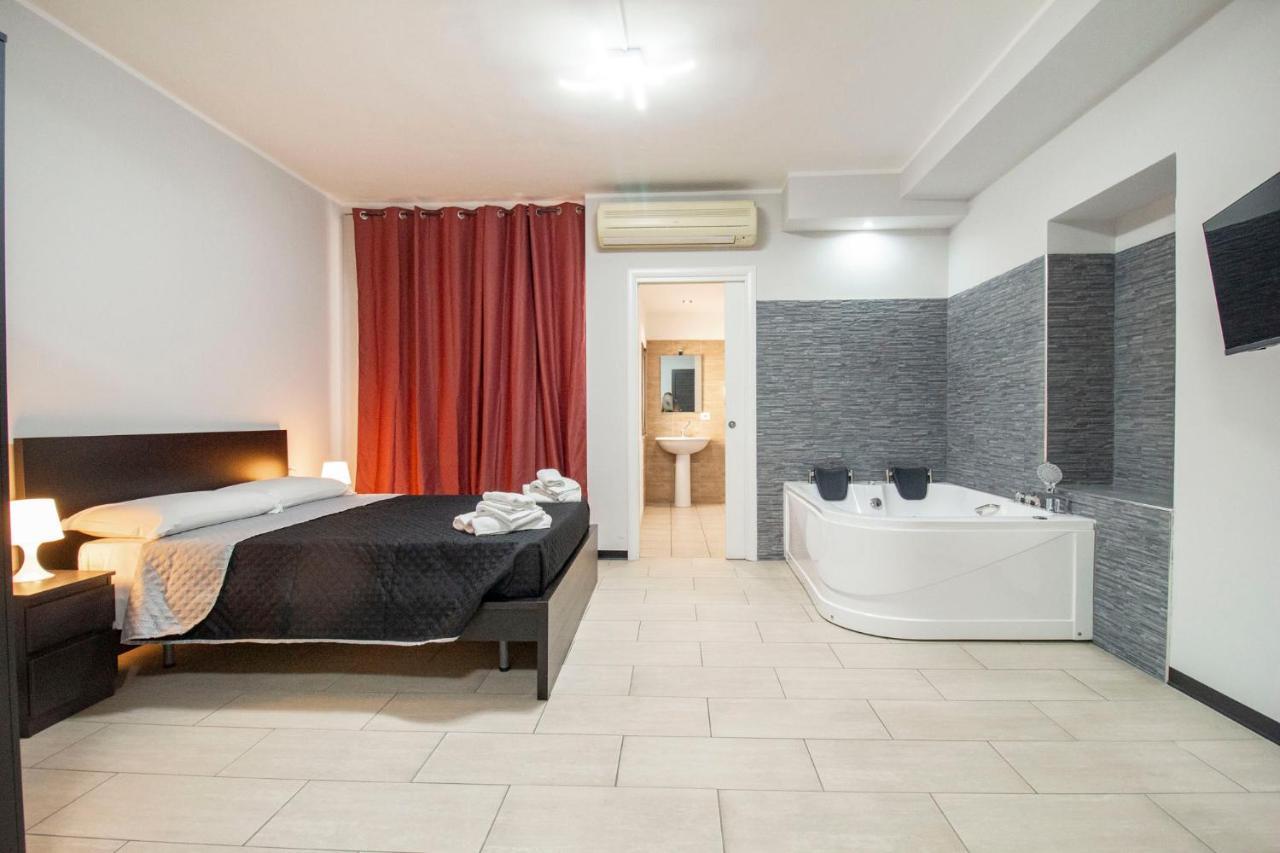 Royal Playa Suite And Apartament -Private Parking- Self Chek Out 카타니아 외부 사진