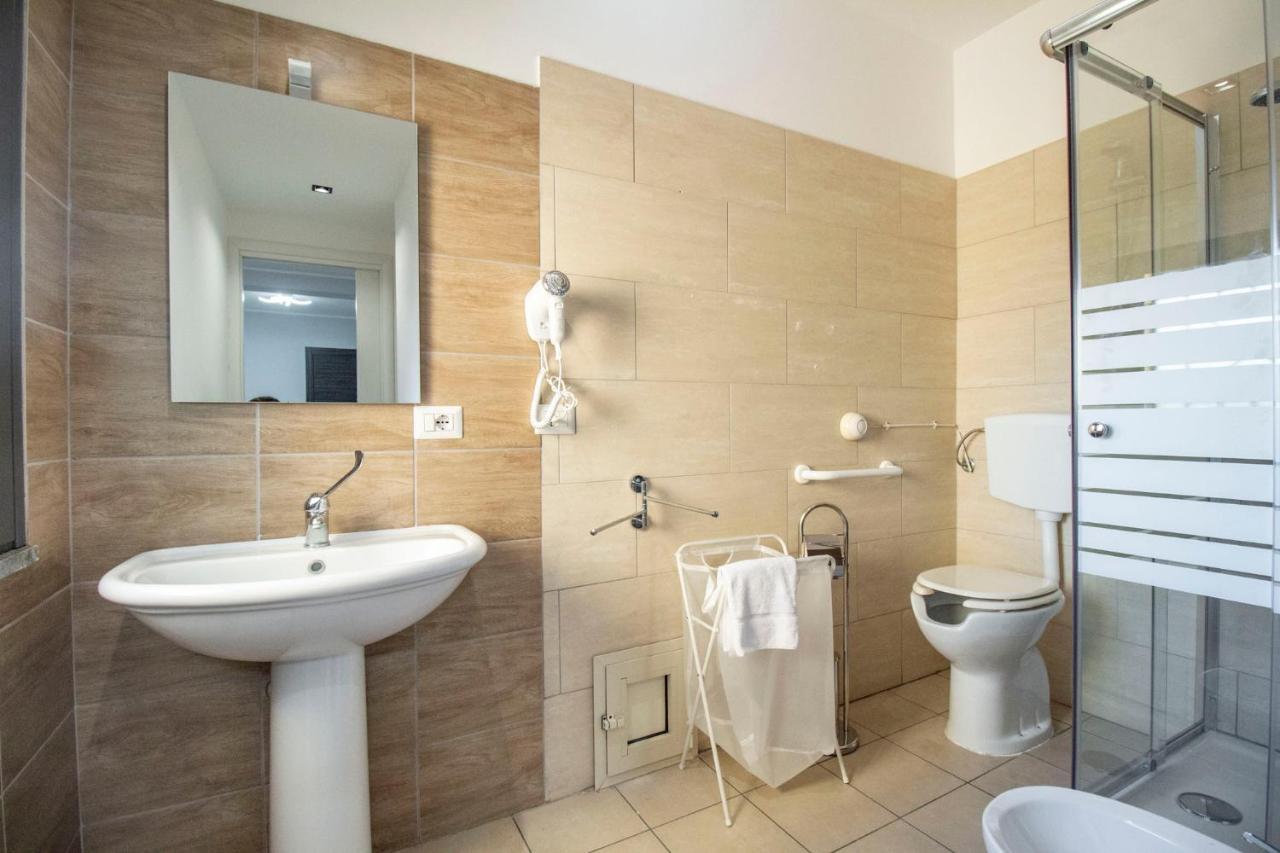 Royal Playa Suite And Apartament -Private Parking- Self Chek Out 카타니아 외부 사진