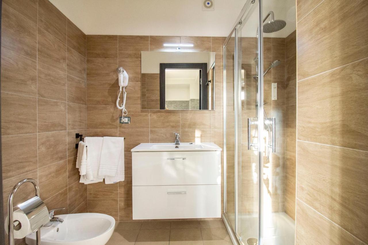 Royal Playa Suite And Apartament -Private Parking- Self Chek Out 카타니아 외부 사진