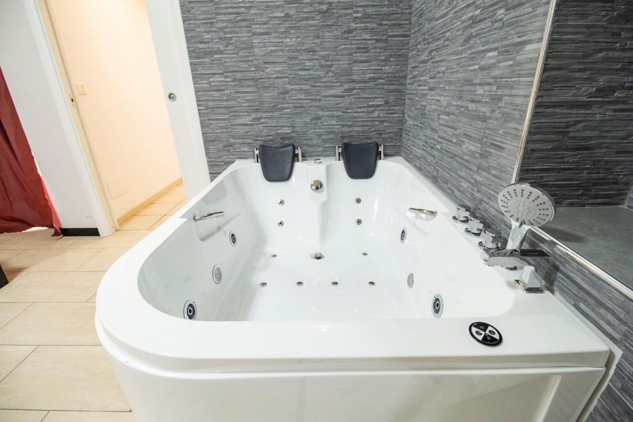 Royal Playa Suite And Apartament -Private Parking- Self Chek Out 카타니아 외부 사진