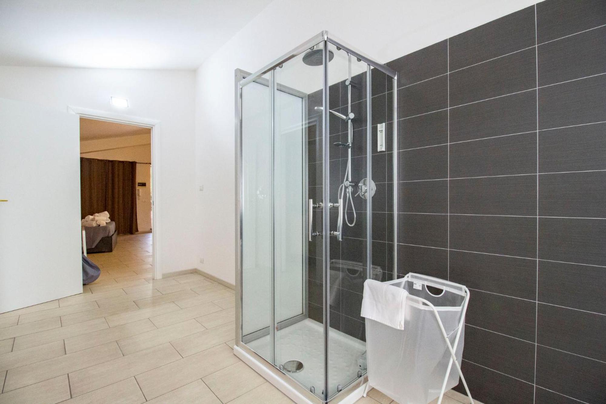 Royal Playa Suite And Apartament -Private Parking- Self Chek Out 카타니아 외부 사진